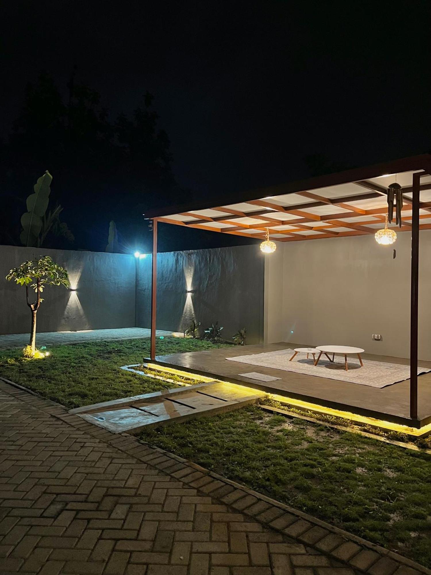 Joglo Homestay Banyuwangi Banyuwangi  Exteriör bild